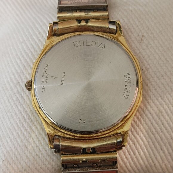 Bulova Quartz Gold Tone Watch Vintage Diamond Accents Stainless Steel Working - Picture 2 of 10